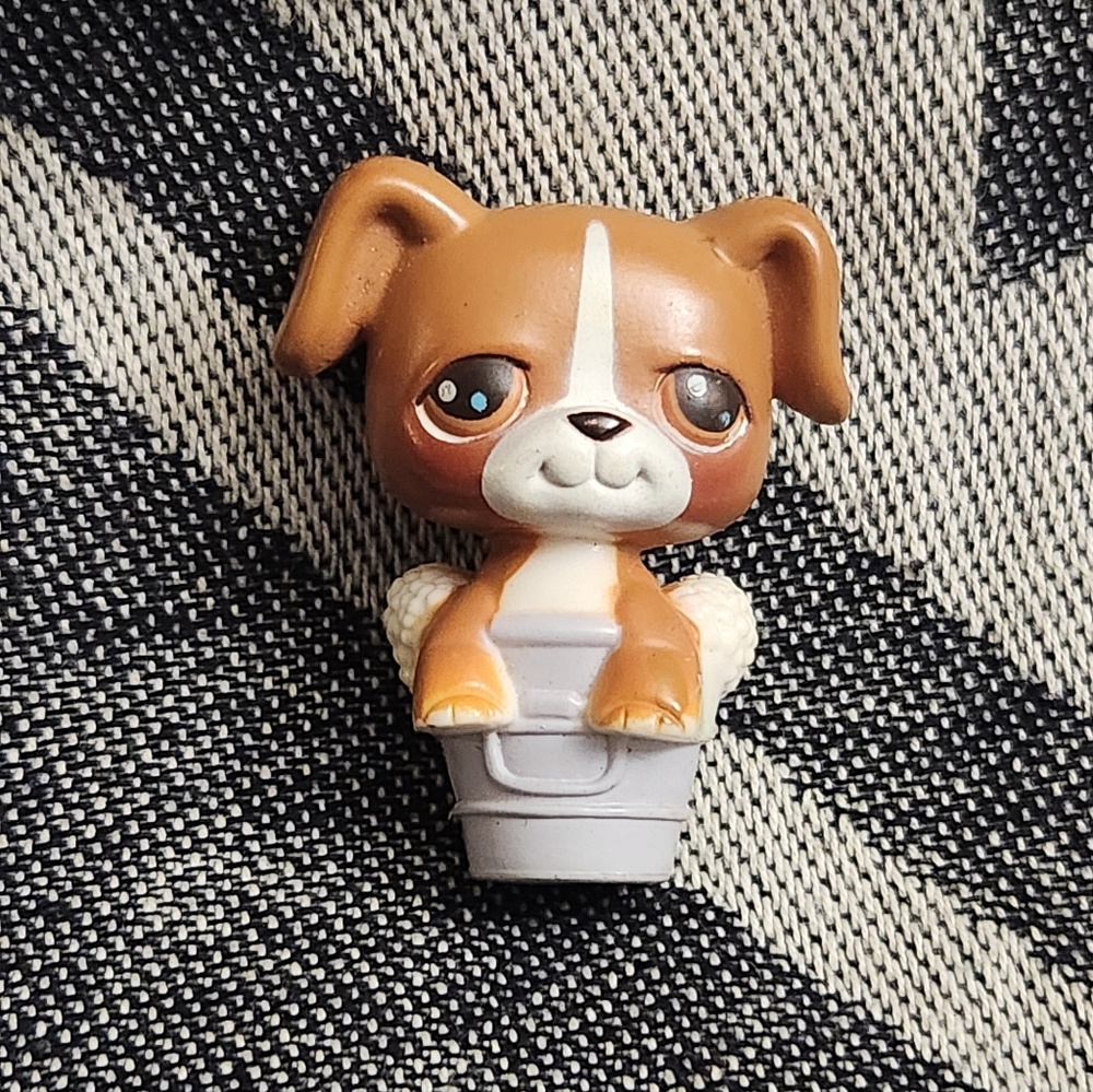 Hasbro 2005 Littlest Pet Shop Boxer the Dog in a Bucket Pencil Topper Toy 1.75"